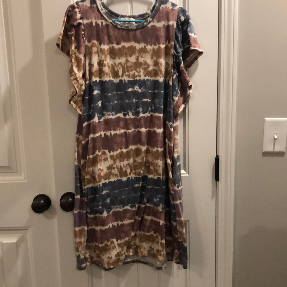It has pockets!